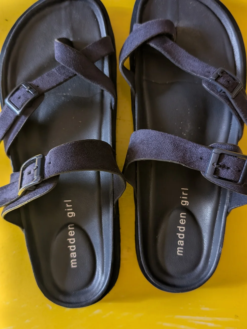 Madden Girl Men's Black Suede Strap Sandals